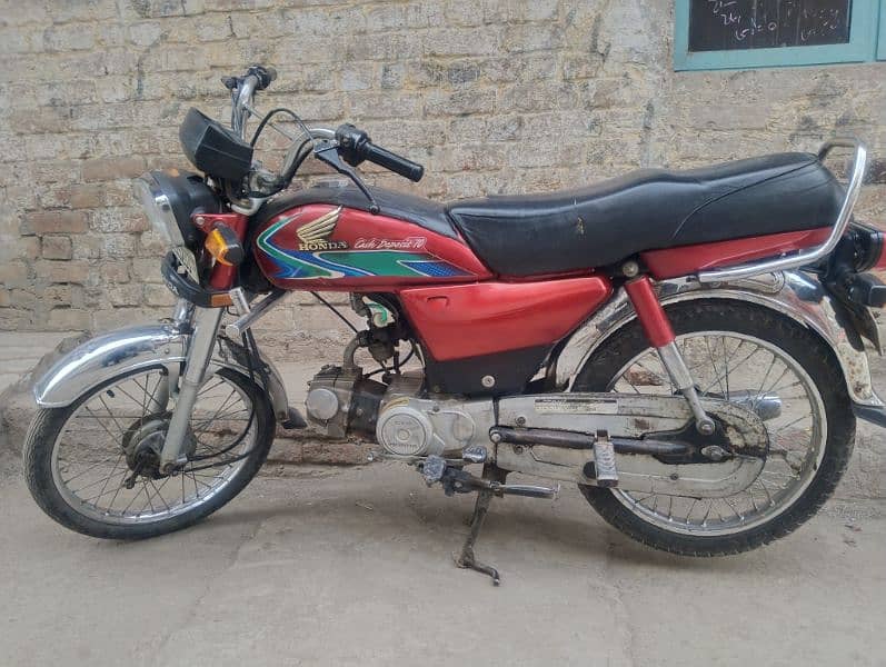 Honda CD 70 one hand use 6