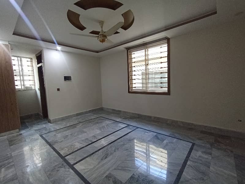 40x80 Luxury. Upper Portion Available For Rent ideal location nearby school near kachnar park near shifa hospital More Options Available office and family purpose 2