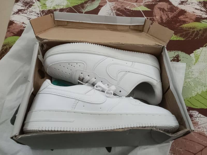 Brand new snickers premium quality size 43 3