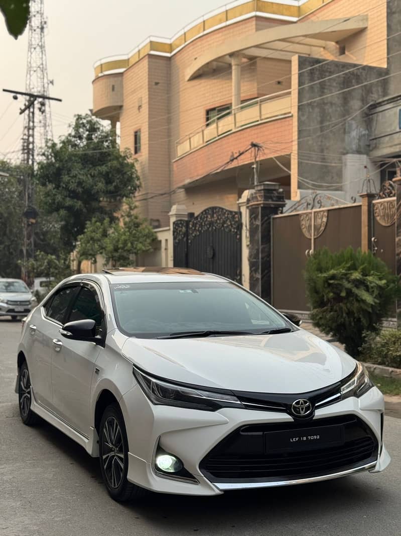 Toyota Altis Grande 2018 1