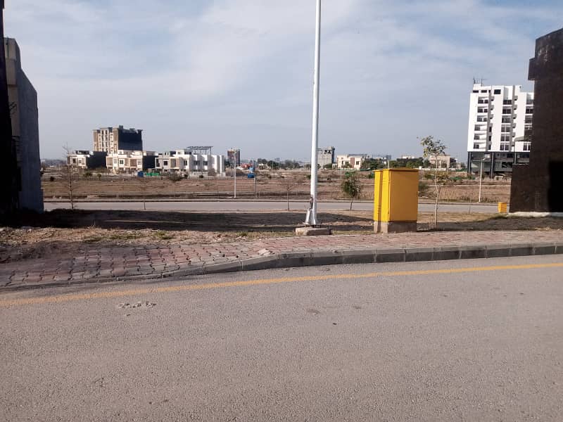 5.5 MARLA SOLID RESIDENTIAL PLOT AVAILABLE FOR SALE IN M BLOCK BAHRIA TOWN PH 8 1