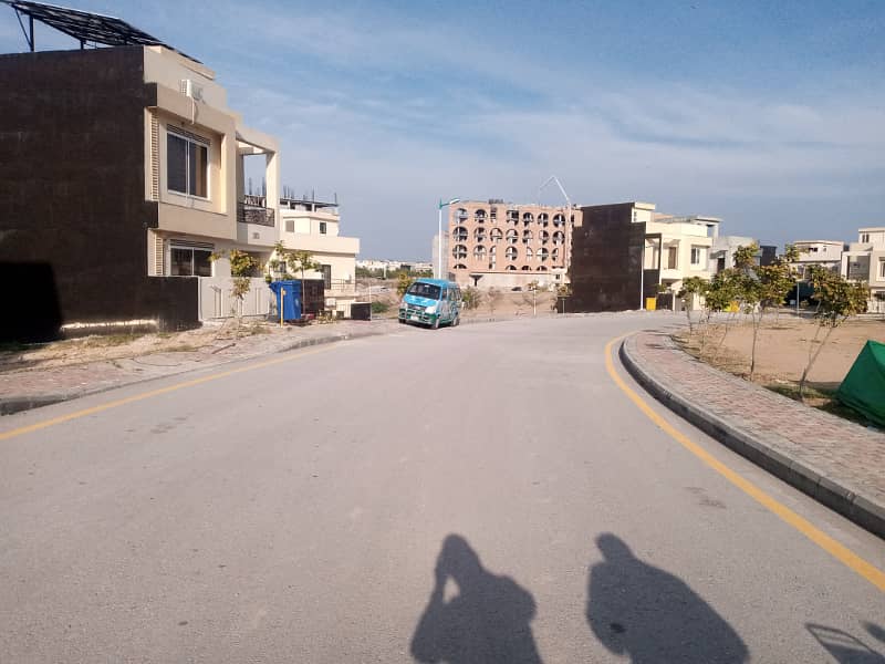 5.5 MARLA SOLID RESIDENTIAL PLOT AVAILABLE FOR SALE IN M BLOCK BAHRIA TOWN PH 8 2