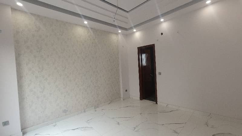 10 Marla Brand New Luxury Home For Sale In Executive Block Paragon City Lahore 27