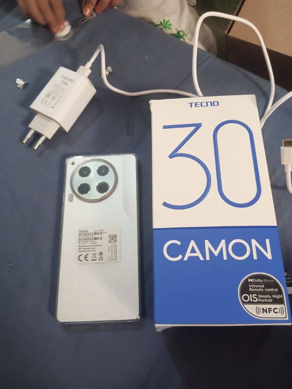 camon 30. . 12 gb 0