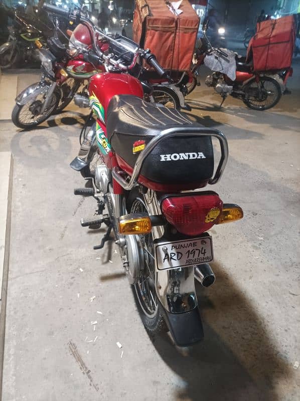 Honda CD 70 2023 3