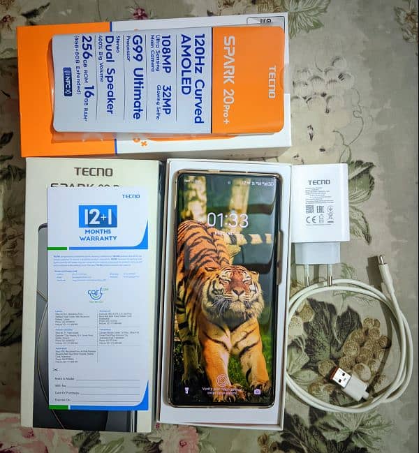 tecno spark 20 pro plus white color. 8/256 1