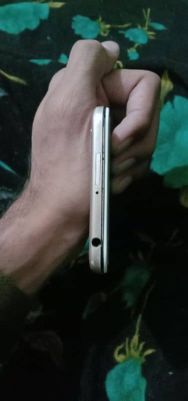 vivo y66 mobile for sale urgent 4