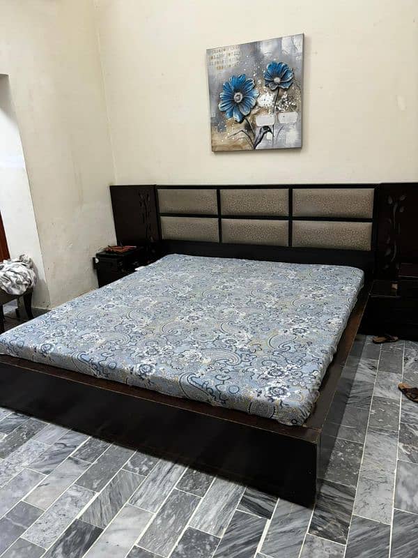 King size bed set. perfect Condition 5