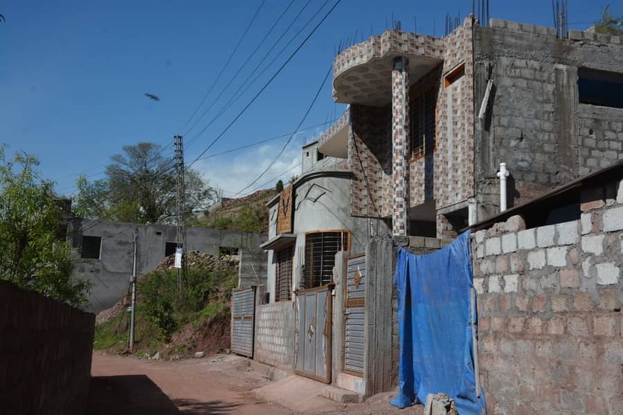 1 Kanal MAIN ROAD RESIDENTIAL PLOT in Upper Chatter 0