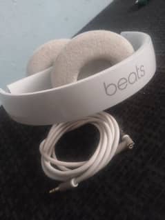 beats original Headphones or handfree like Bose