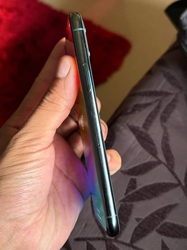 Iphone 11 Pro 64 GB Midnight Green 1