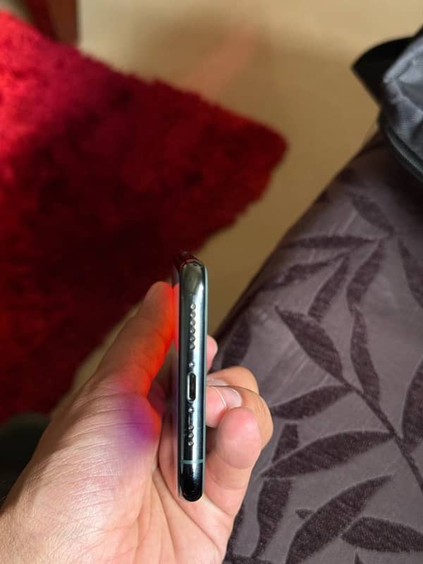 Iphone 11 Pro 64 GB Midnight Green 3