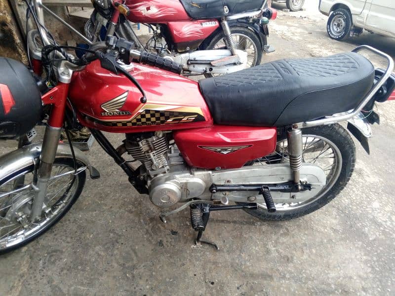 Honda 125 with all accessories 0