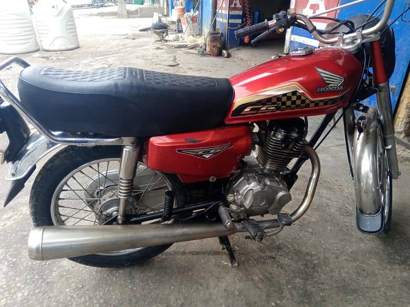 Honda 125 with all accessories 1