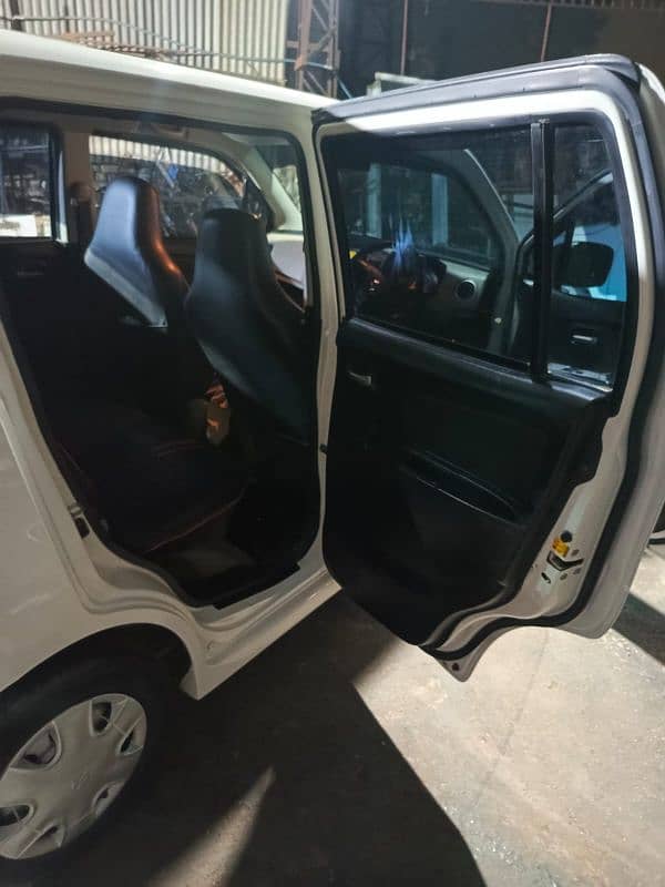 Suzuki Wagon R 2015 11