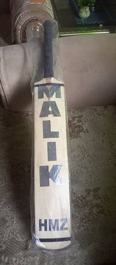 MB MALIK bat