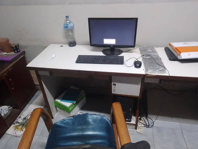 workstation for 3 person 1