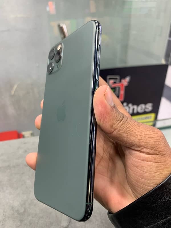 iphone 11 Pro Max 1