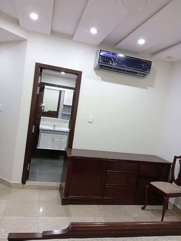 Studio Apartment For Sale At Prime Location of Gulberg Best Investment Oppurtunity 4