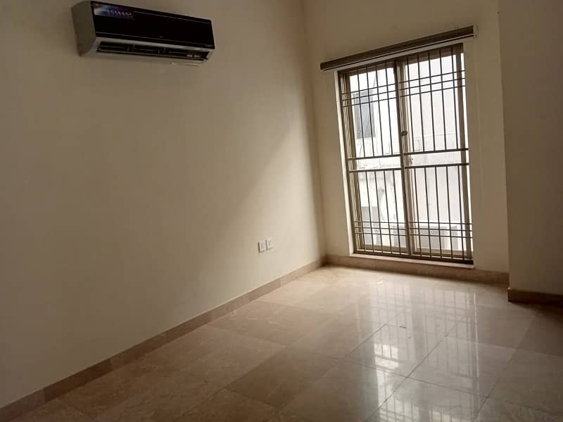 Studio Apartment For Sale At Prime Location of Gulberg Best Investment Oppurtunity 14