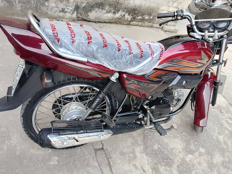 A Honda Pridor model 2022 for urgent sale 1