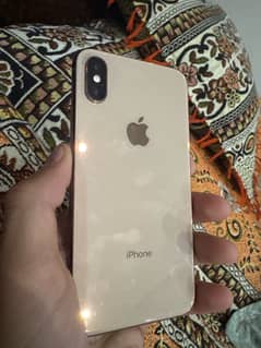 iPhone XS 10/10 condition scratch less body