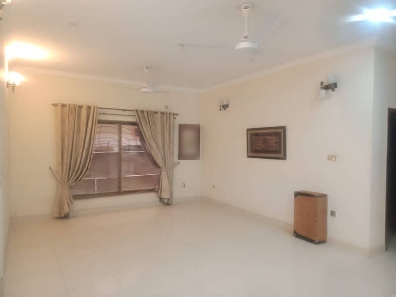 Avail Yourself A Great 5400 Square Feet House In G-16 4