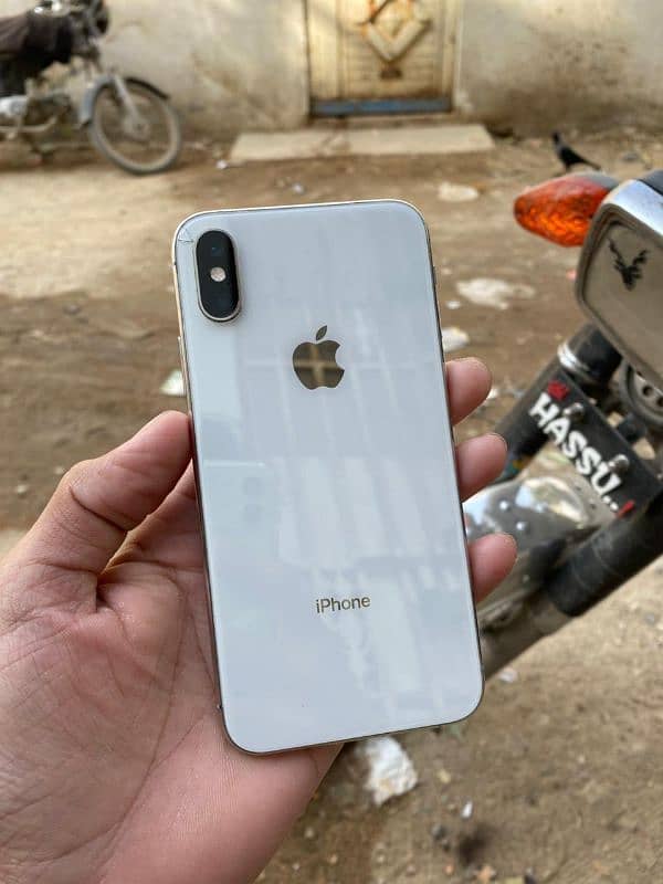 iPhone Xs WhatsApp 03052958845 3