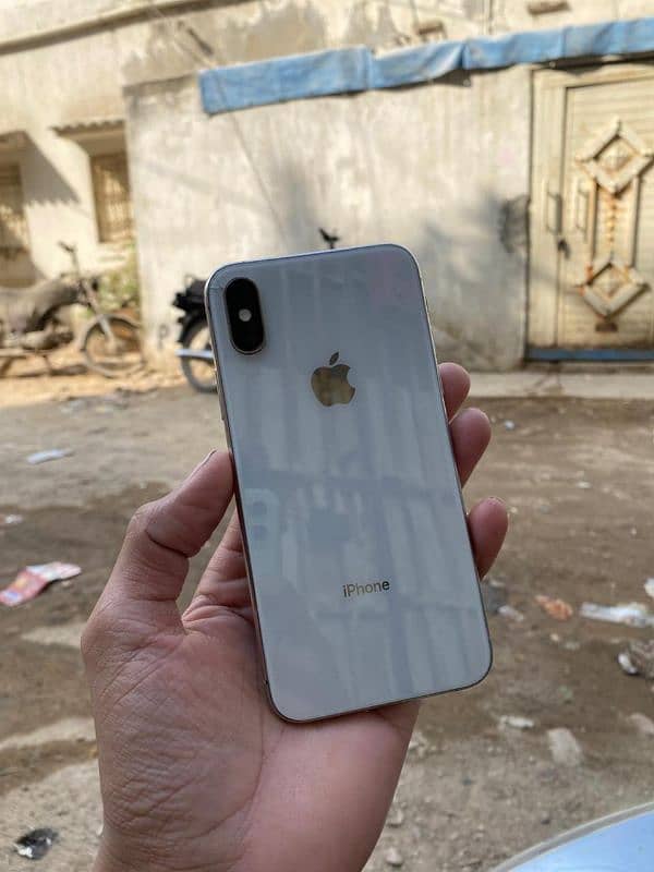 iPhone Xs WhatsApp 03052958845 4