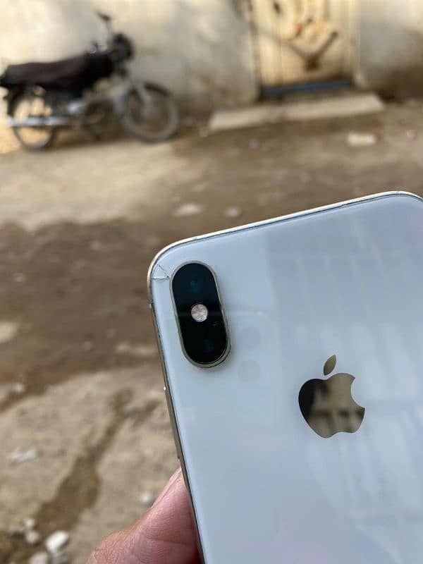 iPhone Xs WhatsApp 03052958845 6