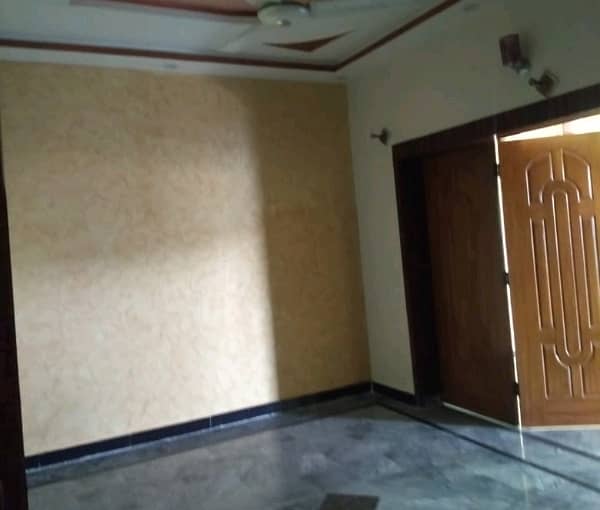 2800 Square Feet Lower Portion For rent Is Available In G-16 3