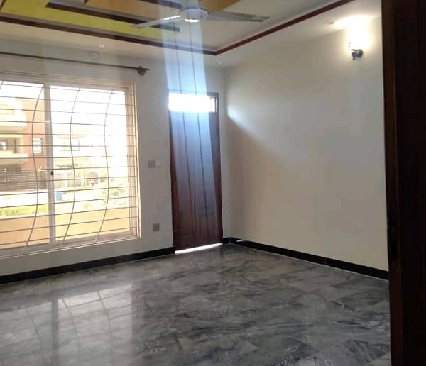 2800 Square Feet Lower Portion For rent Is Available In G-16 6