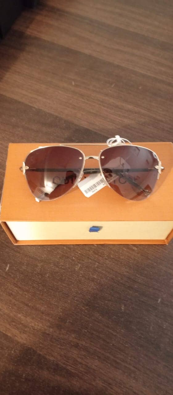 Branded Sun glasses UV (UAE imported) 1