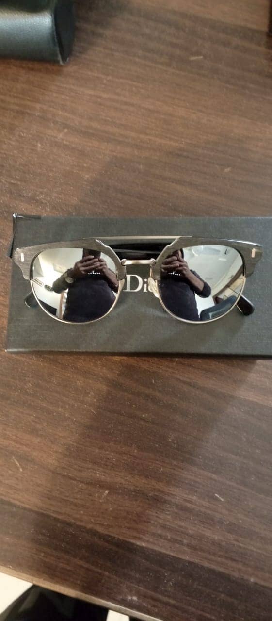 Branded Sun glasses UV (UAE imported) 15