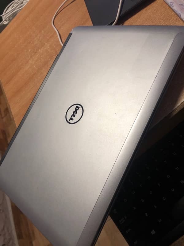 dell laptop latitude E6640 0