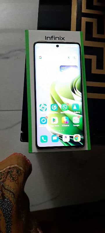 Infinix Note 40 pro 12/256 with all accessories 0