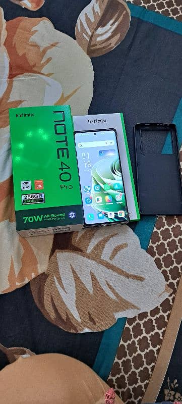 Infinix Note 40 pro 12/256 with all accessories 1