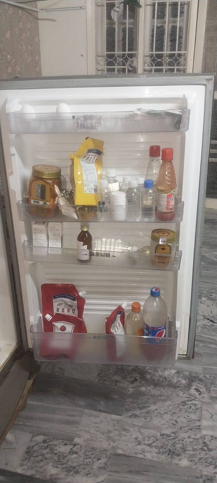 DAWLANCE USED FRIDGE 4