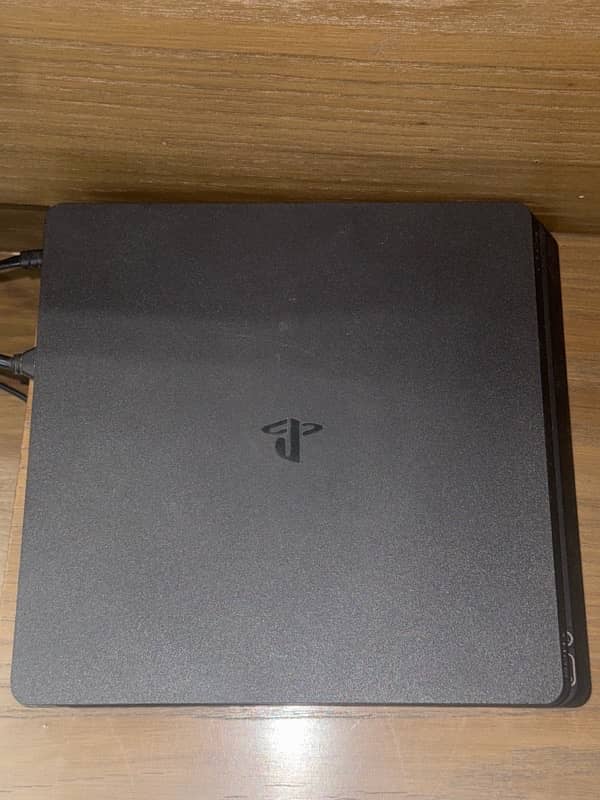 ps4 slim 1