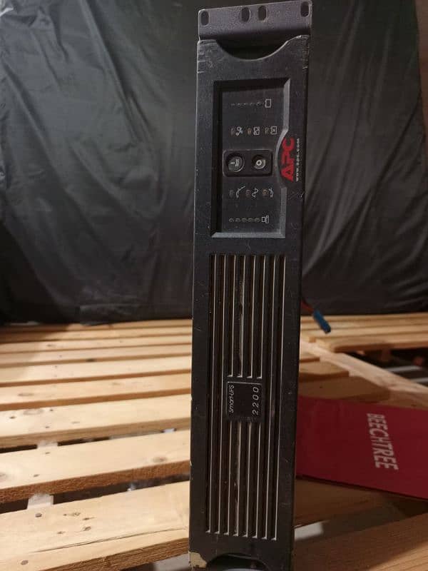 APC UPS 3000AV\2700W 1