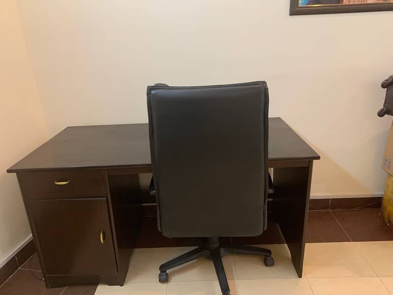 office furniture / office chair / office table 1