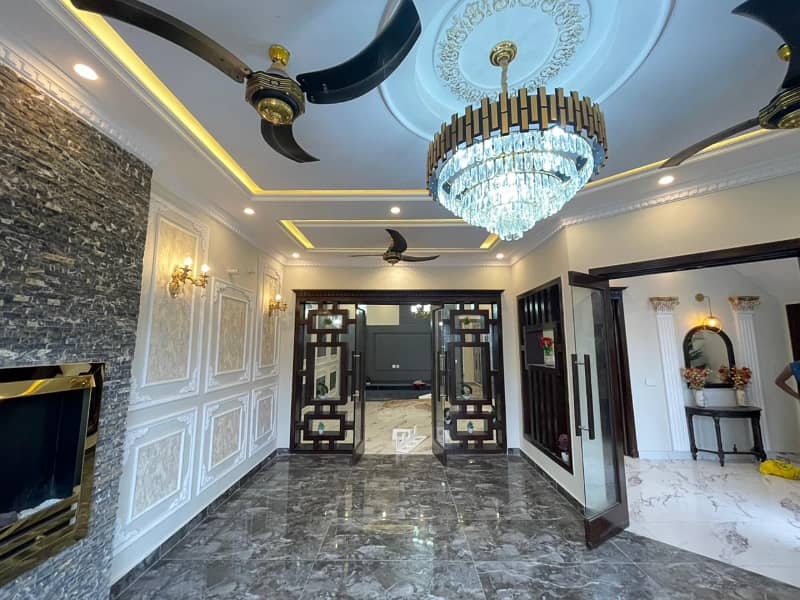 10 Marla luxury House Available For Sale In Paragon City Lahore 7