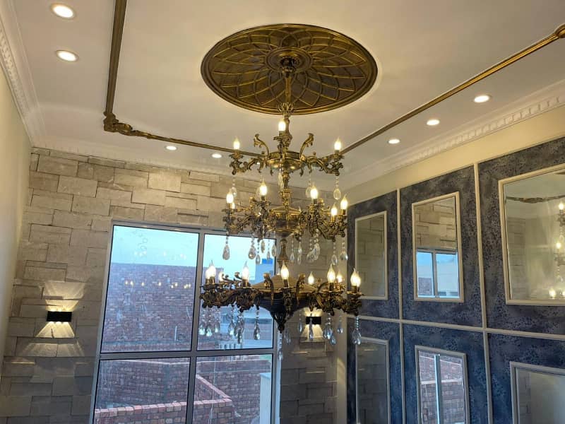 10 Marla luxury House Available For Sale In Paragon City Lahore 25