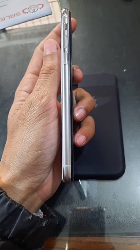 iphone X non PTA 1