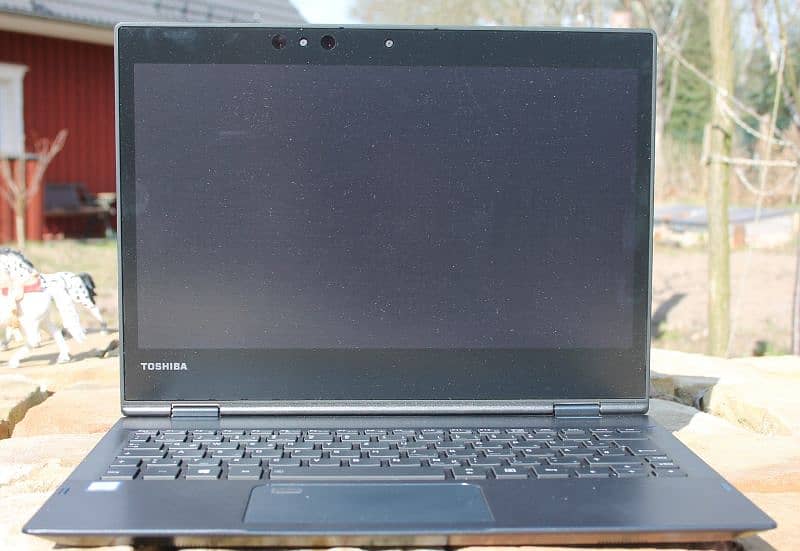 Toshiba Porteg x20w-e, i5 8th gen, 8gb ram, 256 ssd, touch 360 6