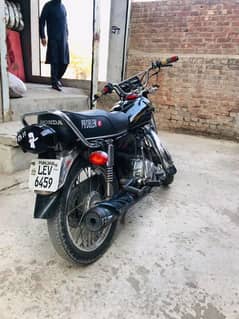 Honda 125 Black