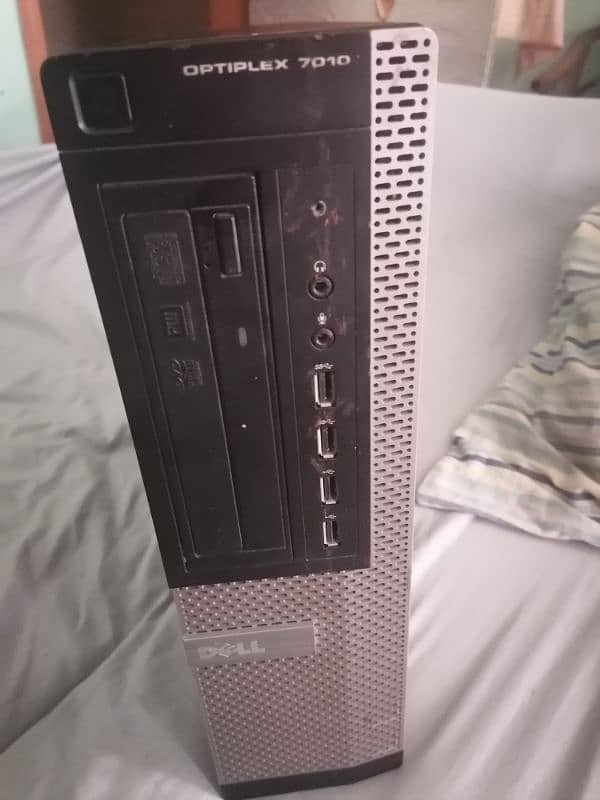 Dell optiplex 7010 Desktop & Monitor 1