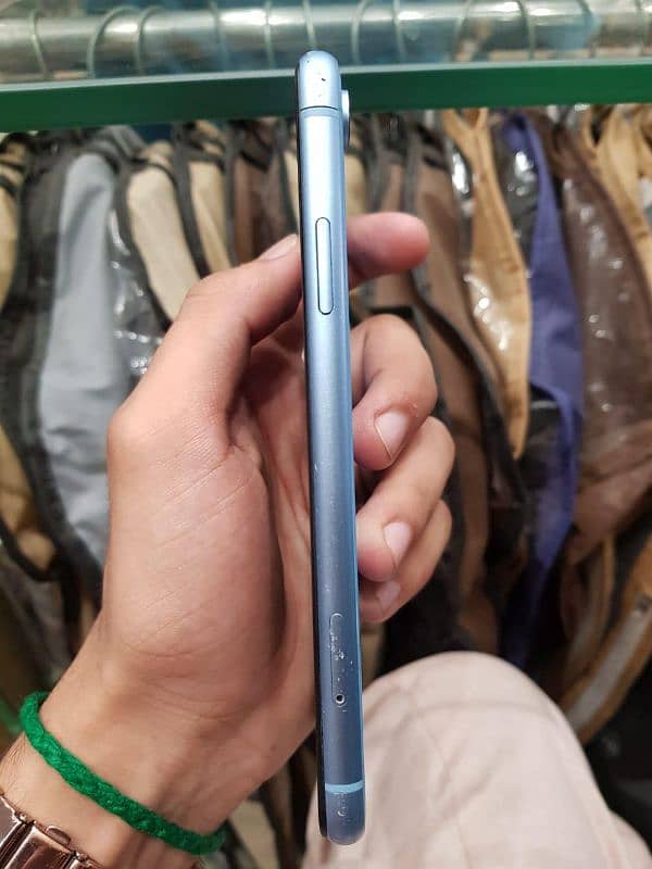 I phone xr jv 64 gb 3