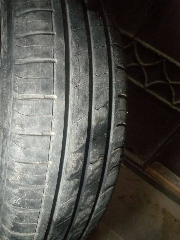 R 13 155/70 tubeless tyre ha achi condition me ha 1