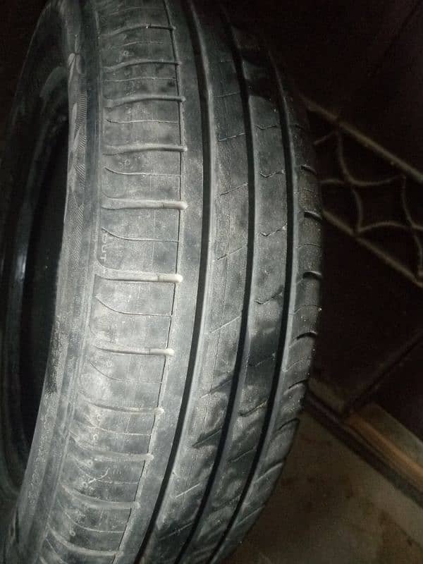 R 13 155/70 tubeless tyre ha achi condition me ha 2